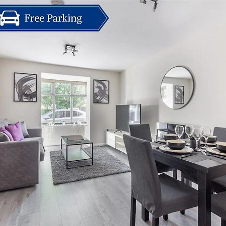 Lovely 2Bed Apt In Redditch, Free Wi-Fi & Parking エクステリア 写真